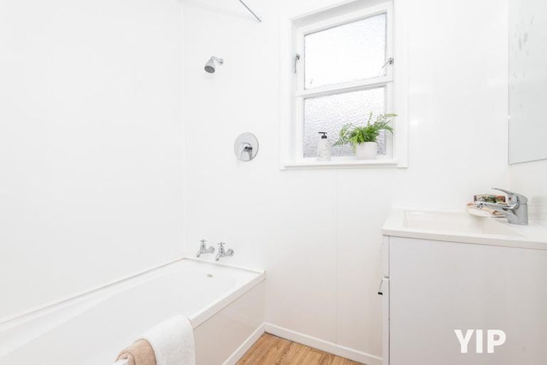 Photo of property in 33 Findlay Street, Tawa, Wellington, 5028