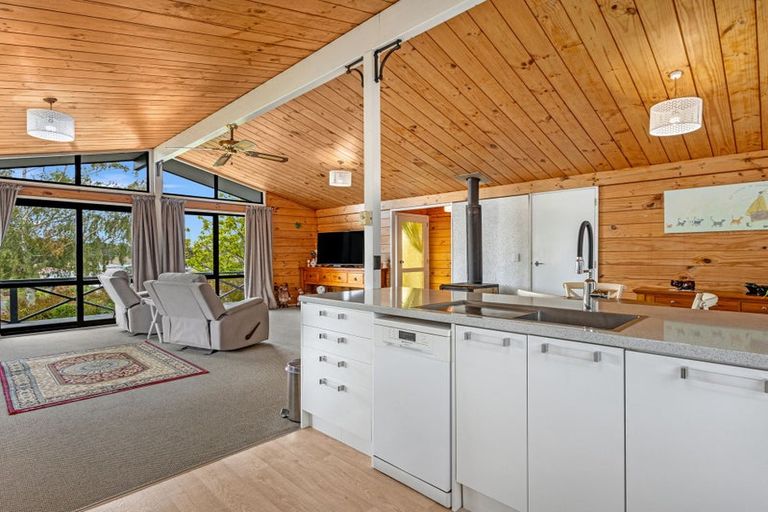 Photo of property in 9 Leeton Drive, Waipukurau, 4200