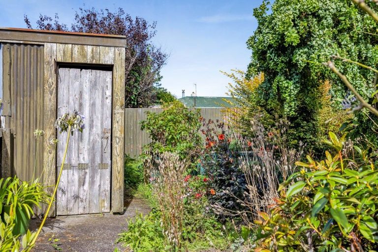 Photo of property in 18 Cameron Street, Hawera, 4610