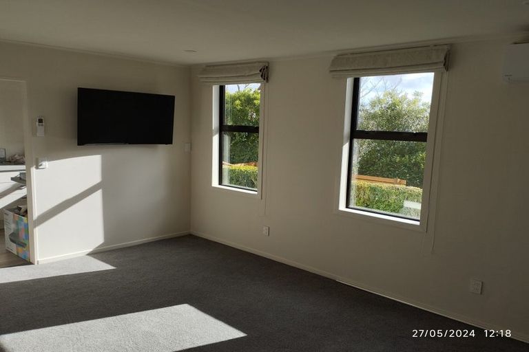 Photo of property in 19 Carluke Street, Paparangi, Wellington, 6037