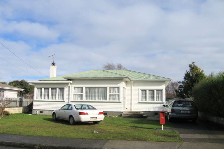 Photo of property in 303 Collinge Road, Mayfair, Hastings, 4122