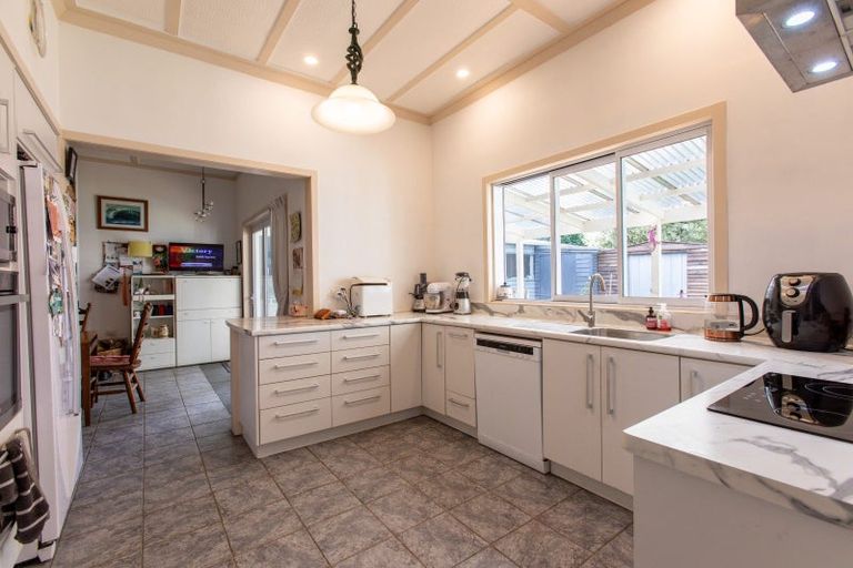 Photo of property in 16 Chamberlain Street, Dannevirke, 4930