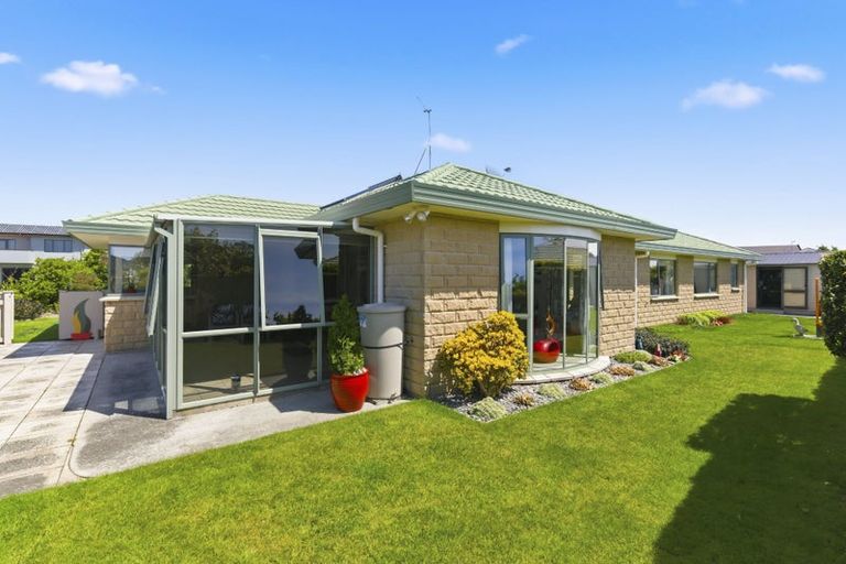 Photo of property in 100 Milne Drive, Paraparaumu, 5032