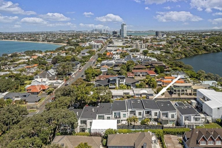 Photo of property in 6/258 Hurstmere Road, Takapuna, Auckland, 0622