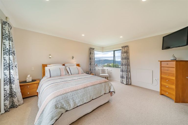 Photo of property in 122 Redvers Drive, Belmont, Lower Hutt, 5010