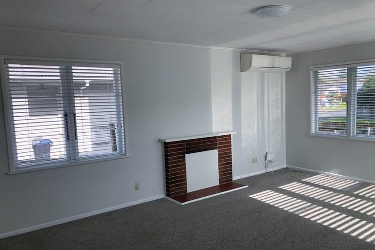 Photo of property in 22 Gossamer Drive, Pakuranga Heights, Auckland, 2010