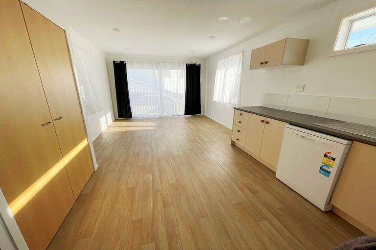 Photo of property in 1/10 Walter Street, Hauraki, Auckland, 0622