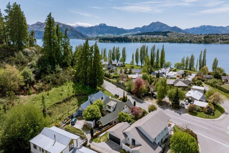 Photo of property in 53 Sargood Drive, Wanaka, 9305