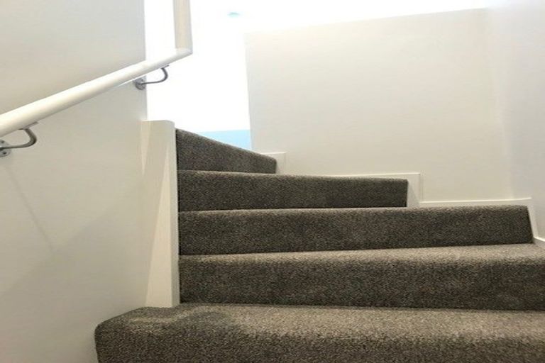 Photo of property in 10b/30 Westward Ho, Glen Eden, Auckland, 0602