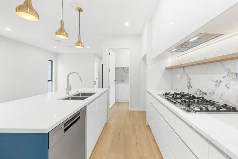 Photo of property in 12 Piko Road, Opaheke, 2113