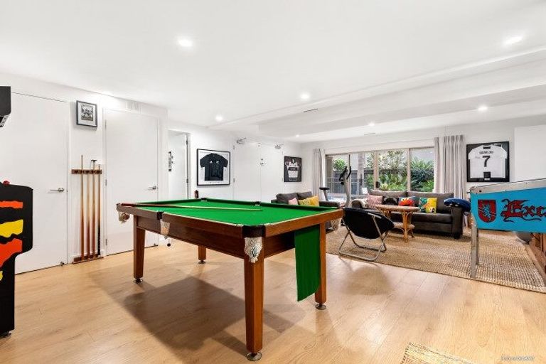 Photo of property in 27a Saltburn Road, Milford, Auckland, 0620