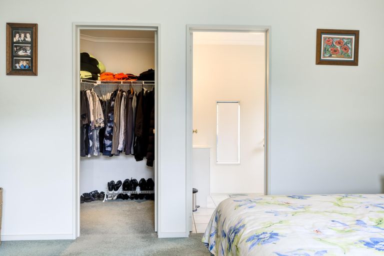 Photo of property in 22 Hollinger Place, Nawton, Hamilton, 3200