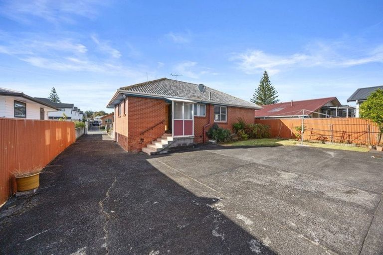 Photo of property in 5 Nicola Place, Mangere, Auckland, 2022