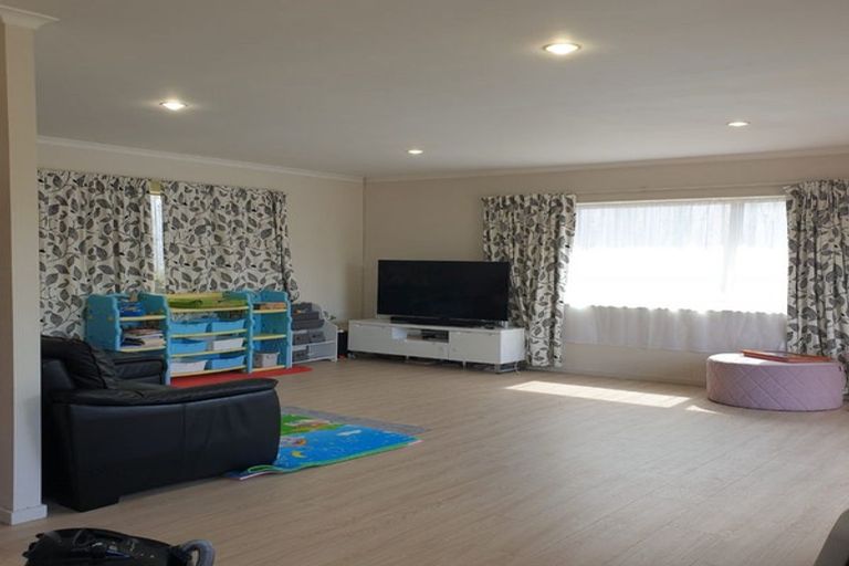 Photo of property in 5a Basra Drive, Henderson, Auckland, 0612