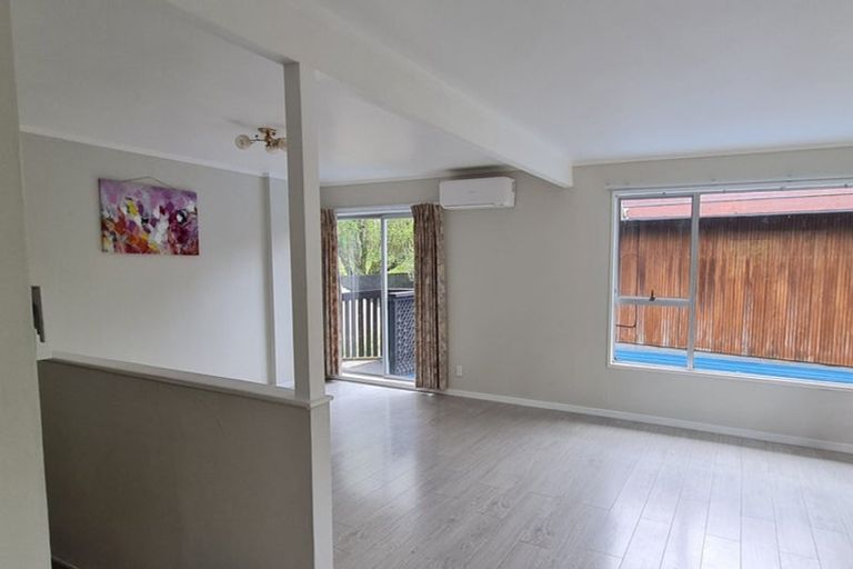 Photo of property in 1/663 Beach Road, Rothesay Bay, Auckland, 0630