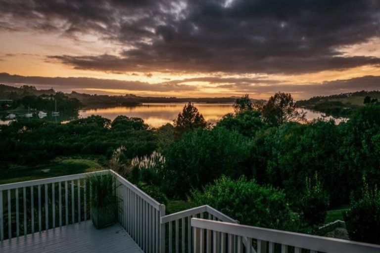 Photo of property in 11 The Lookout, Kerikeri, 0230