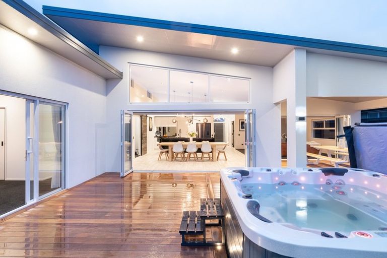 Photo of property in 141 Penetaka Heights, Pyes Pa, Tauranga, 3112