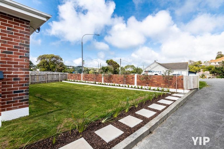 Photo of property in 32 Bracken Road, Paparangi, Wellington, 6037