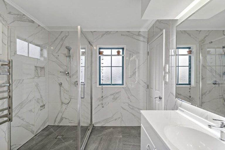 Photo of property in 3 Hobie Court, West Harbour, Auckland, 0618