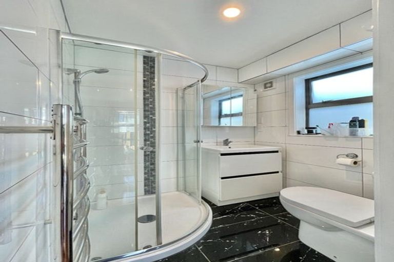 Photo of property in 357 Main Road, Tawa, Wellington, 5028