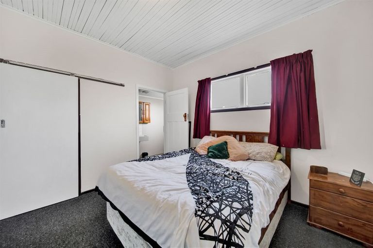 Photo of property in 37 Wallscourt Place, Normanby, Hawera, 4614