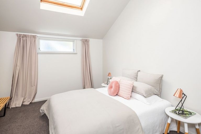 Photo of property in 37 Queen Street, Mount Victoria, Wellington, 6011