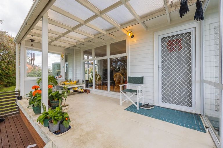 Photo of property in 2/27 Raleigh Road, Northcote, Auckland, 0627