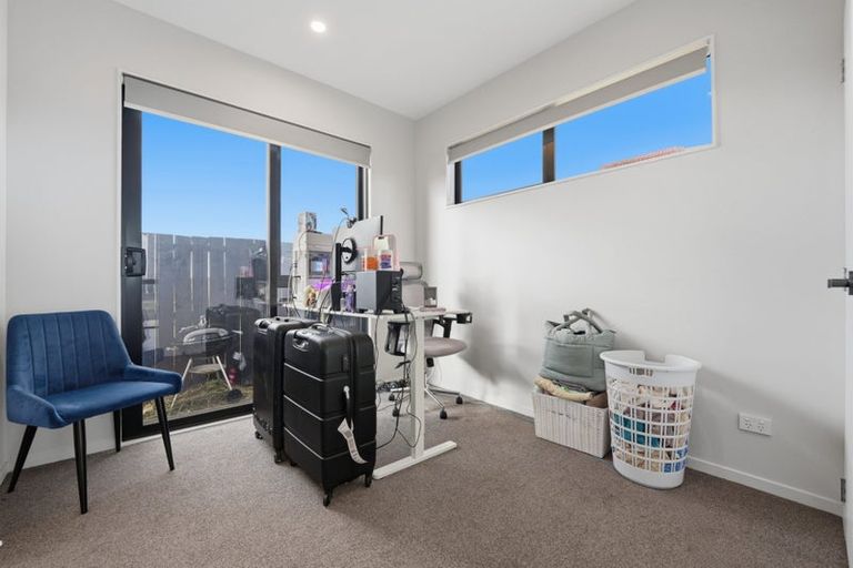 Photo of property in 13 Ngakau Road, Karaka, 2113