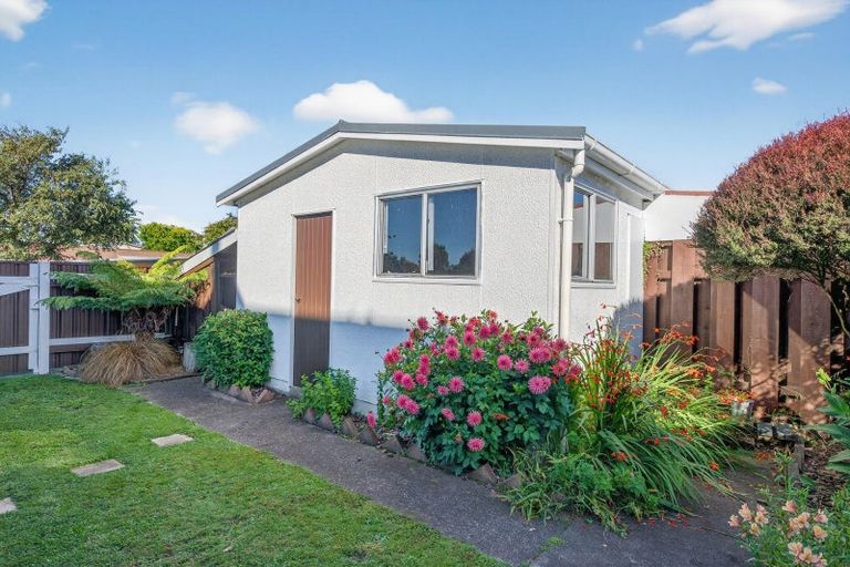 Photo of property in 1 Hornsby Street, Carterton, 5713