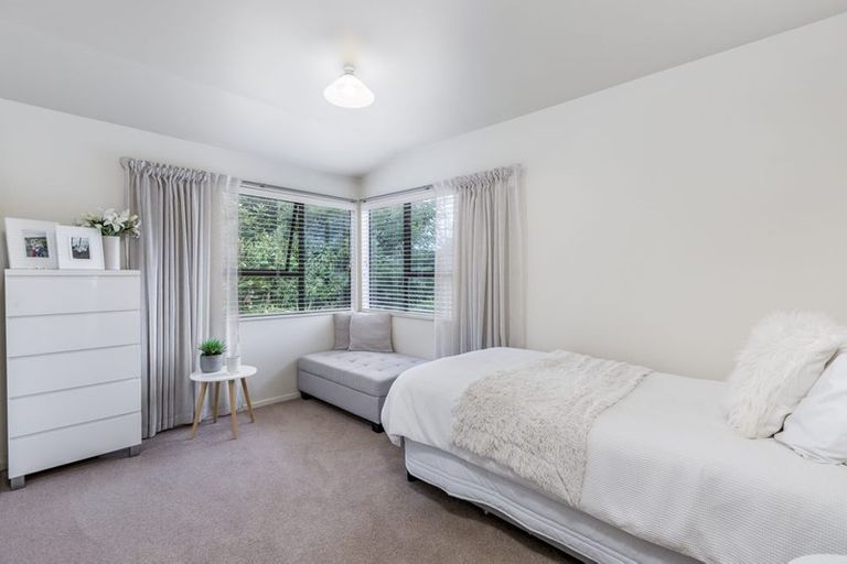 Photo of property in 2/660 Beach Road, Browns Bay, Auckland, 0630