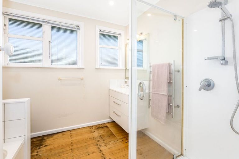 Photo of property in 45a Oxford Street, Tawa, Wellington, 5028