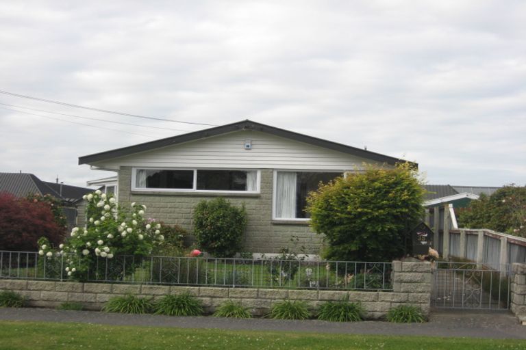 Photo of property in 35 Colesbury Street, Bishopdale, Christchurch, 8053