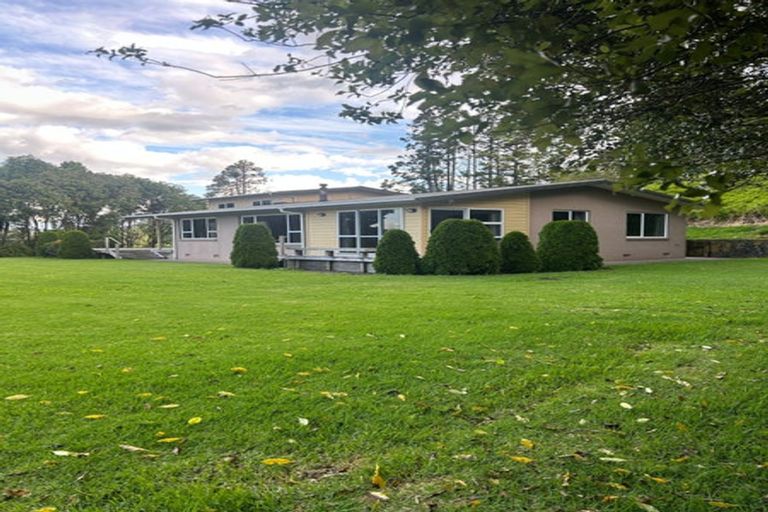 Photo of property in 44 Dunn Road, Ararimu, Drury, 2579