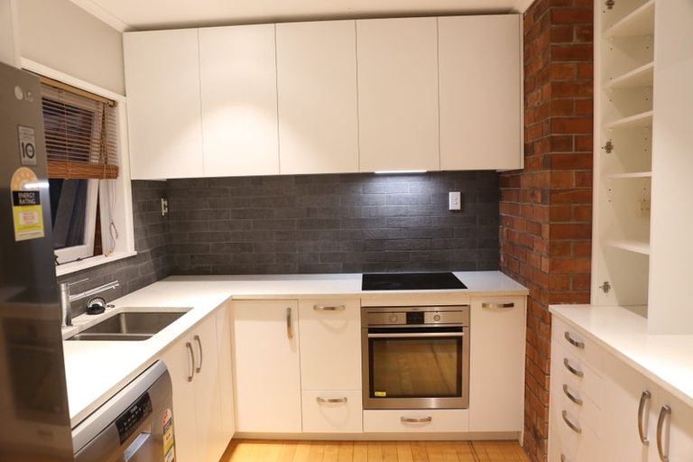 Photo of property in 3/16 Fowler Street, Northcote, Auckland, 0627