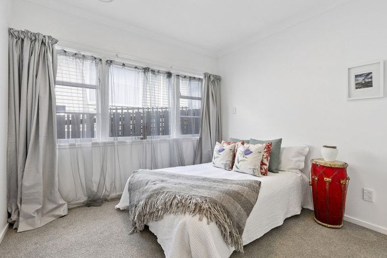 Photo of property in 45 The Drive, Tawa, Wellington, 5028