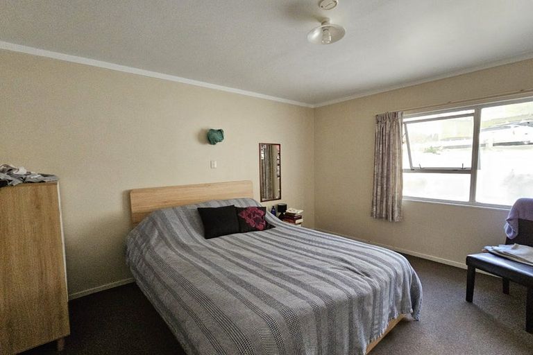 Photo of property in 8/126 Redwood Avenue, Tawa, Wellington, 5028