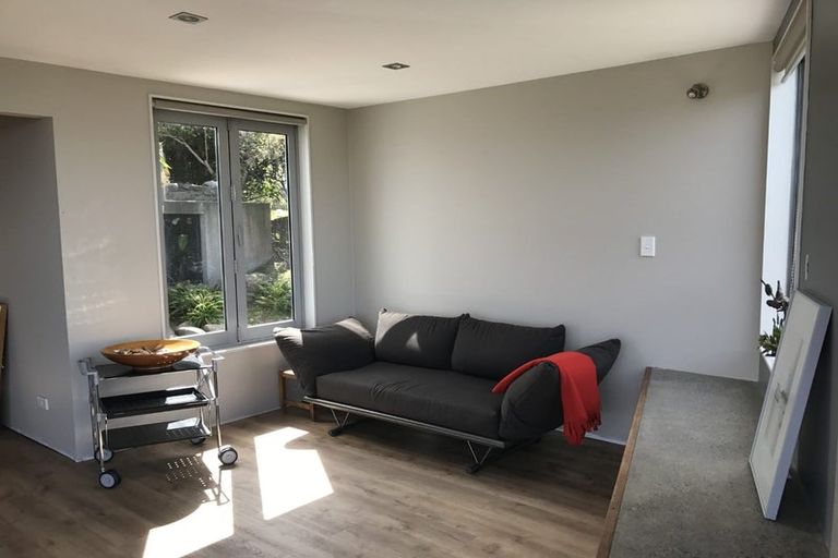 Photo of property in 74 Frobisher Street, Island Bay, Wellington, 6023