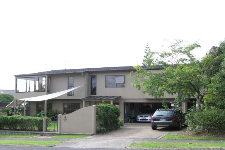 Photo of property in 11 Clyside Avenue, Half Moon Bay, Auckland, 2012