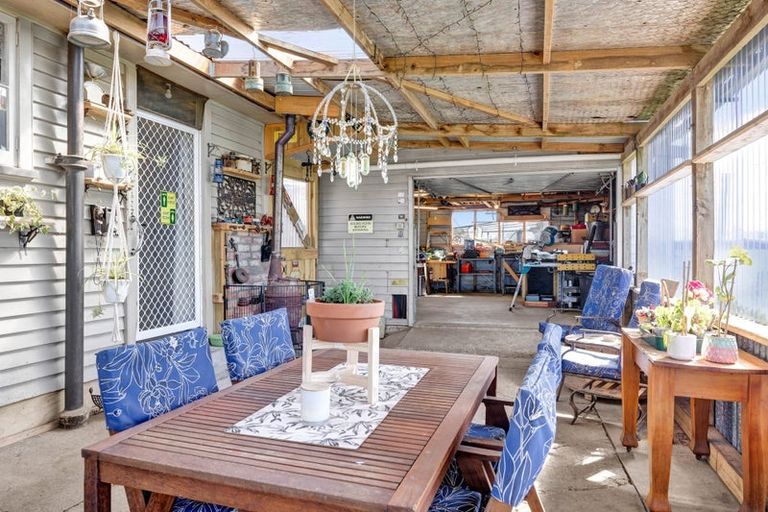 Photo of property in 325 Matangara Road, Hawera, 4672