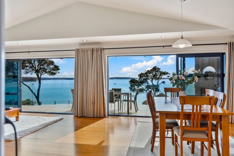 Photo of property in 30 Cliff Road, Torbay, Auckland, 0630