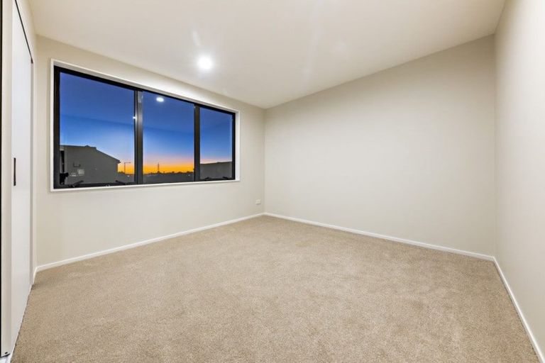 Photo of property in 8 Hollowout Street, Takanini, 2112