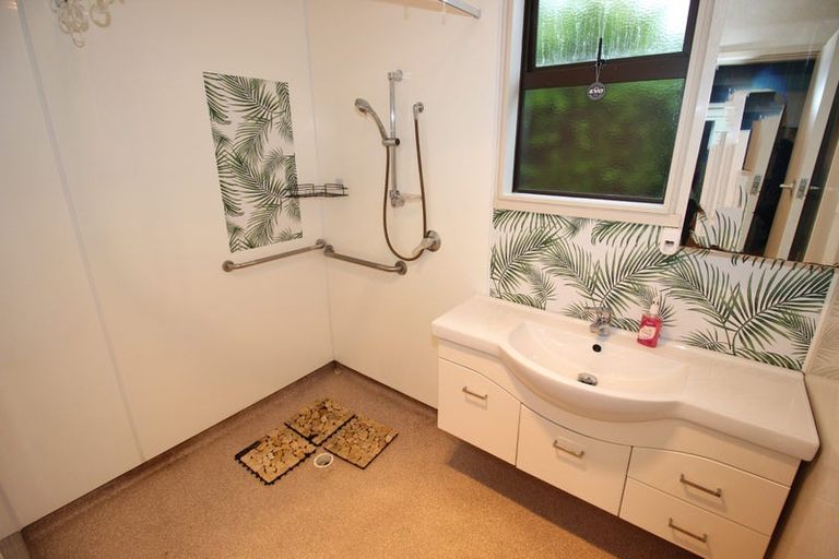 Photo of property in 26 Tokanui-haldane Road, Tokanui, 9884