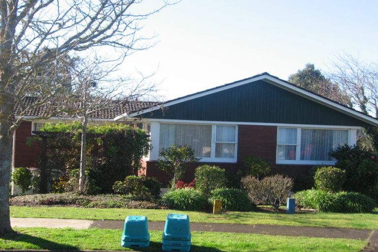 Photo of property in 12 Alderton Place, Opaheke, Papakura, 2113