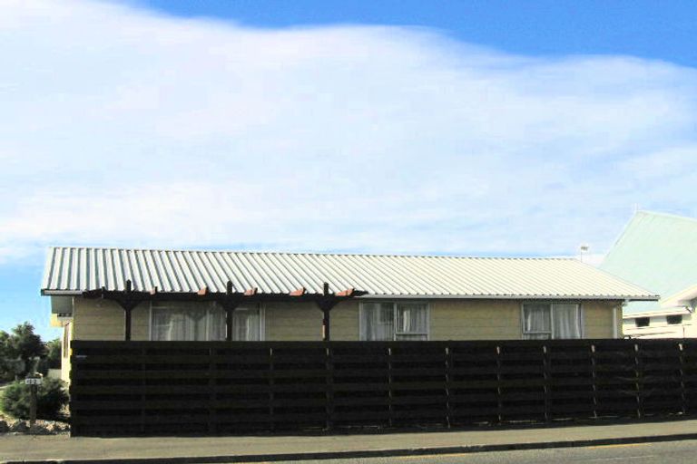 Photo of property in 4/2 Lee Road, Taradale, Napier, 4112