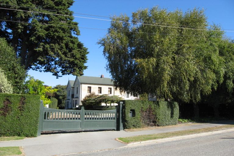 Photo of property in 1 Alt Street, Oamaru North, Oamaru, 9400