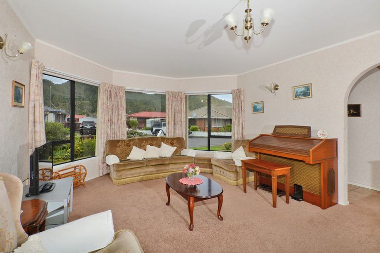 Photo of property in 11 Wordsworth Place, Stoke, Nelson, 7011