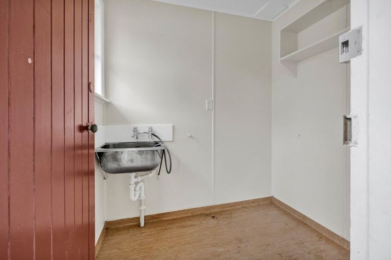 Photo of property in 61 Parsons Street, Frankleigh Park, New Plymouth, 4310