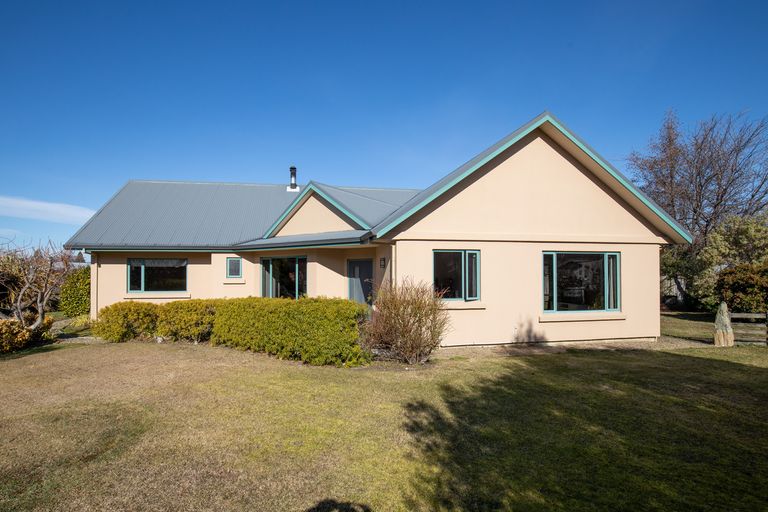 Photo of property in 24 Whitby Street, Clyde, 9330