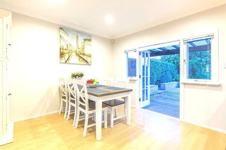 Photo of property in 8 Coronation Street, Belmont, Auckland, 0622