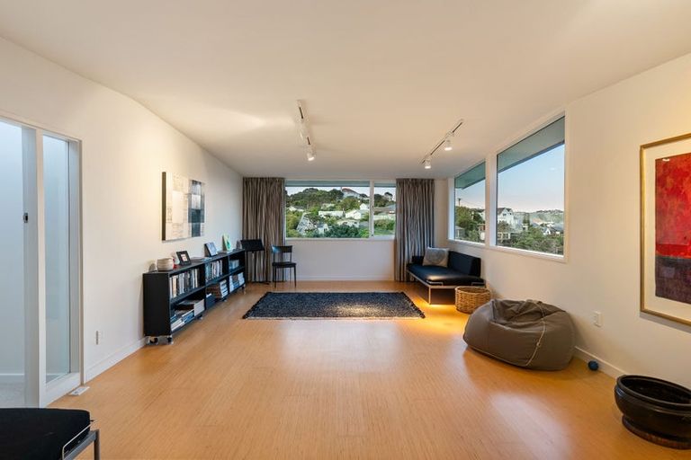 Photo of property in 85 Nicholson Road, Khandallah, Wellington, 6035